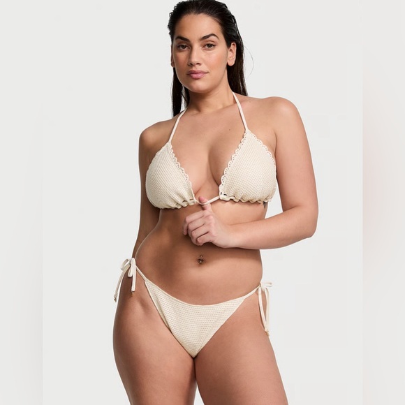 VICTORIA'S SECRET SWIM
New Style! Crochet Triangle Bikini Top-NEW - Picture 2 of 4